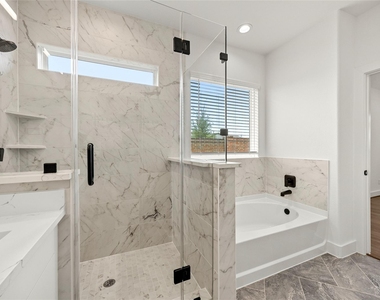 2710 Bronze Vista Drive - Photo Thumbnail 14
