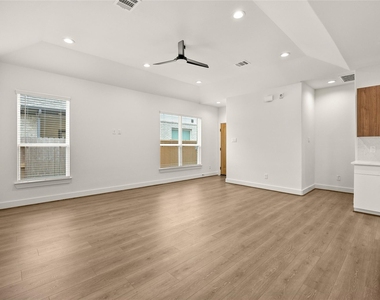 2710 Bronze Vista Drive - Photo Thumbnail 11