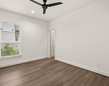 2710 Bronze Vista Drive - Photo Thumbnail 18