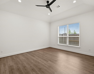 2710 Bronze Vista Drive - Photo Thumbnail 12