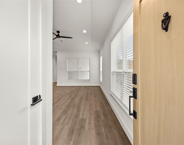 2710 Bronze Vista Drive - Photo Thumbnail 1