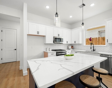 5516 Hardy Street - Photo Thumbnail 11
