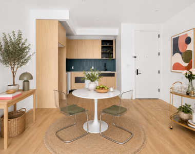 624 Metropolitan Avenue - Photo Thumbnail 1