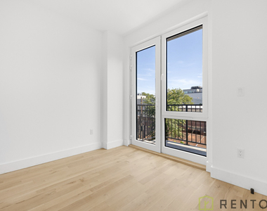 624 Metropolitan Avenue - Photo Thumbnail 8