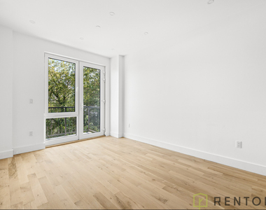 624 Metropolitan Avenue - Photo Thumbnail 5