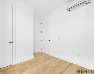 624 Metropolitan Avenue - Photo Thumbnail 9