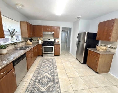 15518 Evergreen Grove Drive - Photo Thumbnail 7