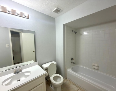 15518 Evergreen Grove Drive - Photo Thumbnail 20