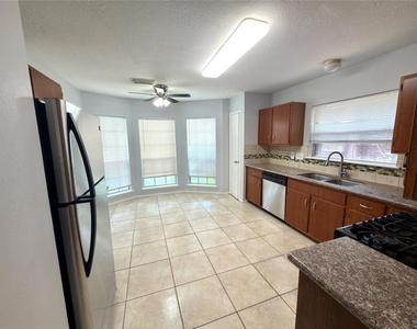 15518 Evergreen Grove Drive - Photo Thumbnail 9