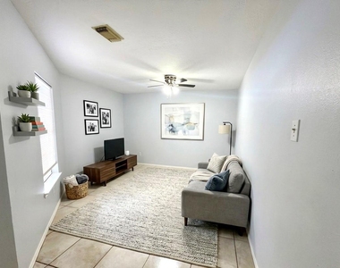 15518 Evergreen Grove Drive - Photo Thumbnail 5