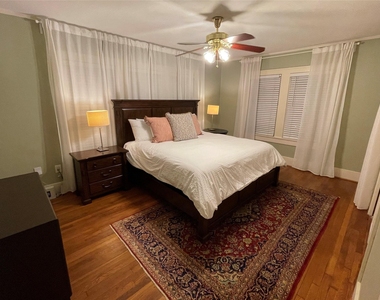 1604 Castle Court Street - Photo Thumbnail 12