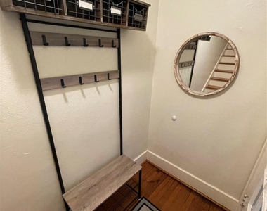 1604 Castle Court Street - Photo Thumbnail 2