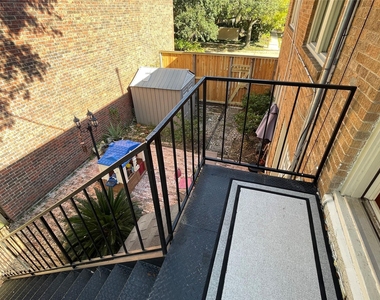 1604 Castle Court Street - Photo Thumbnail 19