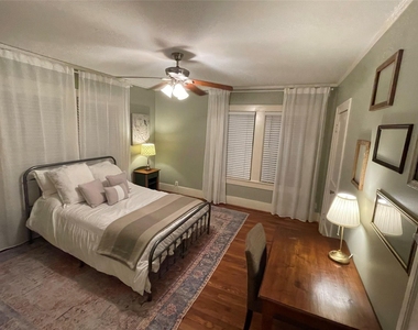 1604 Castle Court Street - Photo Thumbnail 15