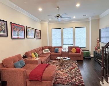 616 Delano Street - Photo Thumbnail 6