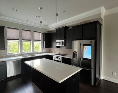 616 Delano Street - Photo Thumbnail 1