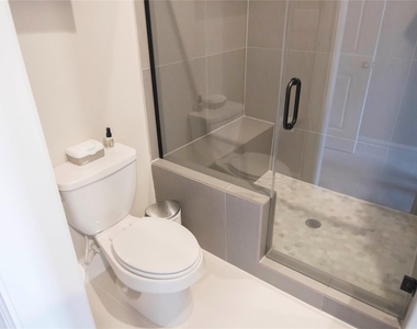 616 Delano Street - Photo Thumbnail 10
