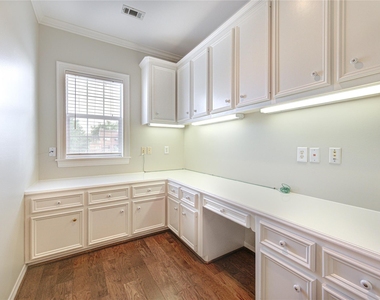 2124 Nantucket Drive - Photo Thumbnail 15