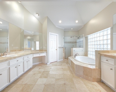 2124 Nantucket Drive - Photo Thumbnail 18