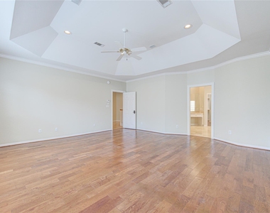 2124 Nantucket Drive - Photo Thumbnail 17