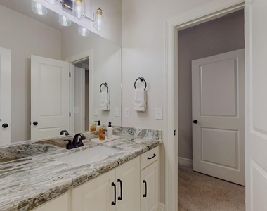 112 Pindo Palm Drive - Photo Thumbnail 41