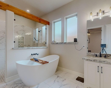 112 Pindo Palm Drive - Photo Thumbnail 26