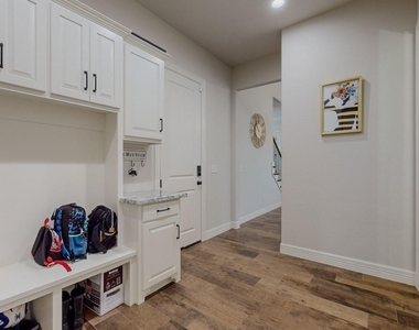 112 Pindo Palm Drive - Photo Thumbnail 17