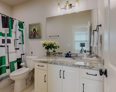112 Pindo Palm Drive - Photo Thumbnail 35