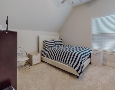 112 Pindo Palm Drive - Photo Thumbnail 40