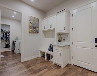 112 Pindo Palm Drive - Photo Thumbnail 18