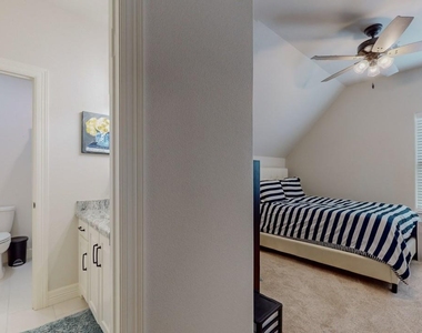 112 Pindo Palm Drive - Photo Thumbnail 39