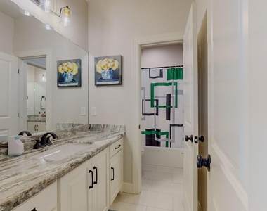 112 Pindo Palm Drive - Photo Thumbnail 37