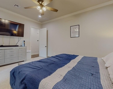 112 Pindo Palm Drive - Photo Thumbnail 22