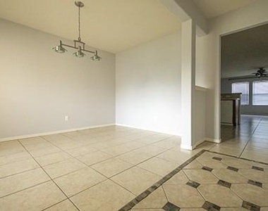 18439 Ranch View Trail - Photo Thumbnail 2