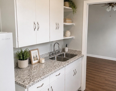 1504 Weber Street - Photo Thumbnail 3