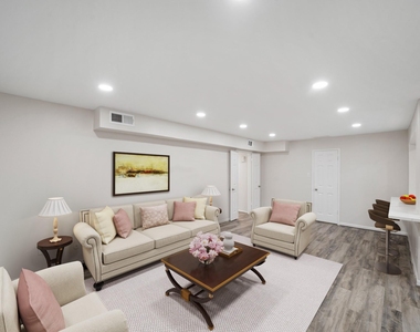 357 N Post Oak Lane - Photo Thumbnail 2