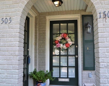 1505 Mcduffie Street - Photo Thumbnail 2