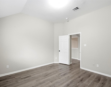 3924 Highland Vale Court - Photo Thumbnail 7