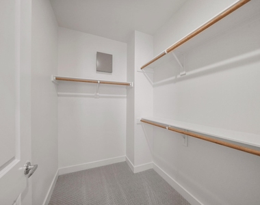 1518 Colonial Gorge Drive - Photo Thumbnail 18