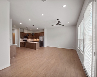 1518 Colonial Gorge Drive - Photo Thumbnail 11