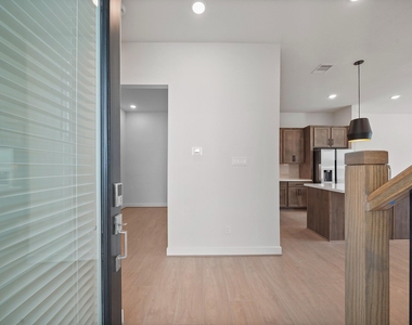 1518 Colonial Gorge Drive - Photo Thumbnail 3