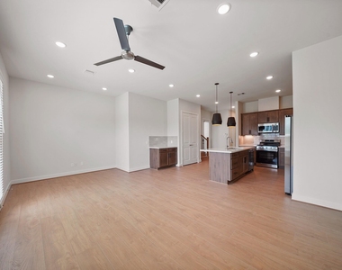 1518 Colonial Gorge Drive - Photo Thumbnail 12