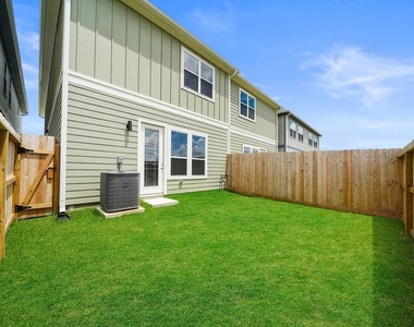 1518 Colonial Gorge Drive - Photo Thumbnail 31