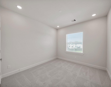 1518 Colonial Gorge Drive - Photo Thumbnail 27