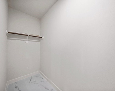 1518 Colonial Gorge Drive - Photo Thumbnail 30