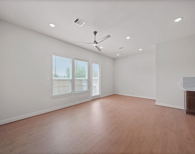 1518 Colonial Gorge Drive - Photo Thumbnail 10