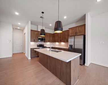 1518 Colonial Gorge Drive - Photo Thumbnail 7
