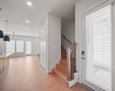 1518 Colonial Gorge Drive - Photo Thumbnail 14