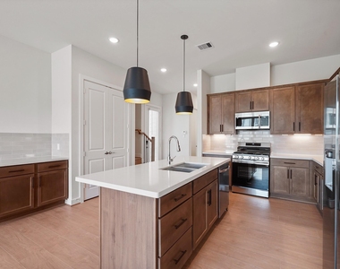 1518 Colonial Gorge Drive - Photo Thumbnail 8