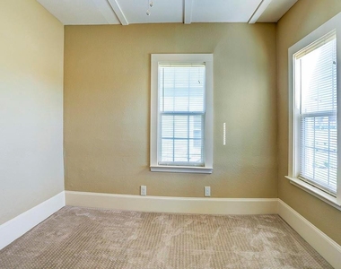 4809 Eli Street - Photo Thumbnail 5